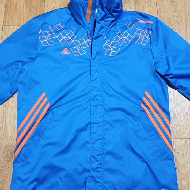 1189 아디다스 운동복 바람막이 95 사이즈입니다