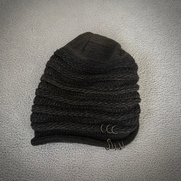 Ring detail beanie