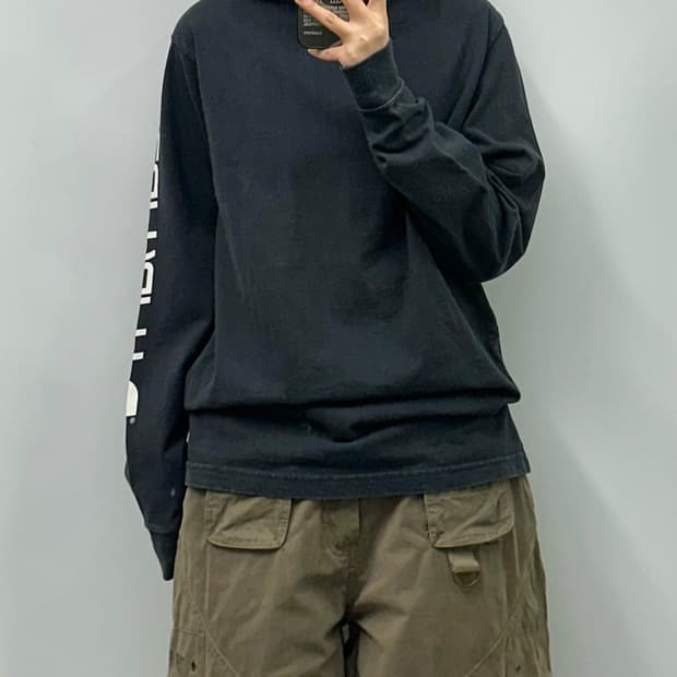 칼하트 암로고 블랙 롱 슬리브