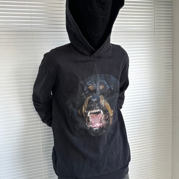 지방시 리카르도 티시 로트와일러 후드티