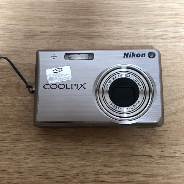 니콘 COOLPIX S700 디지털 카메라