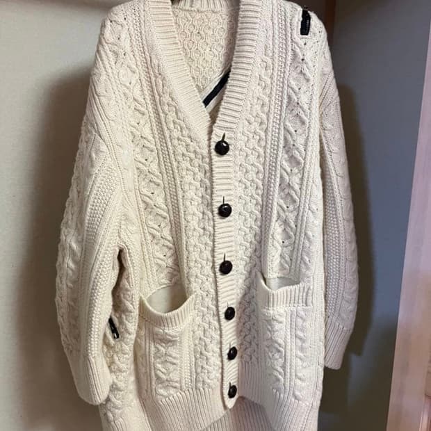 솔로이스트 22aw 백 지퍼 가디건