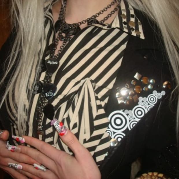 Black collar-detail jacket