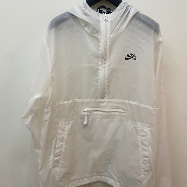 나이키 SB 아노락 바람막이 M 새상품급