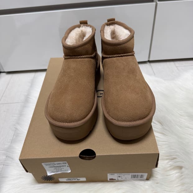 Ugg 스웨이드 레더 미니 플랫폼 체스트넛6사이즈 새상품