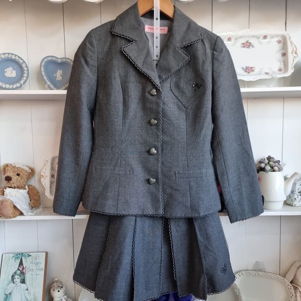 (mezzo piano/메조피아노) 그레이 하트버튼 포멀 셋업 세트