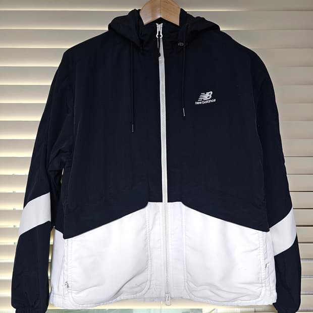 뉴발란스 후드 바람막이 자켓 블랙/화이트 M(95)