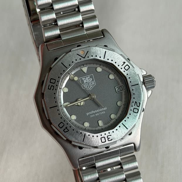 태그호이어3000 그레이 다이얼 36mm