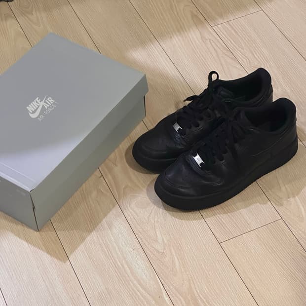 나이키 에어포스 1 ‘07 로우 블랙