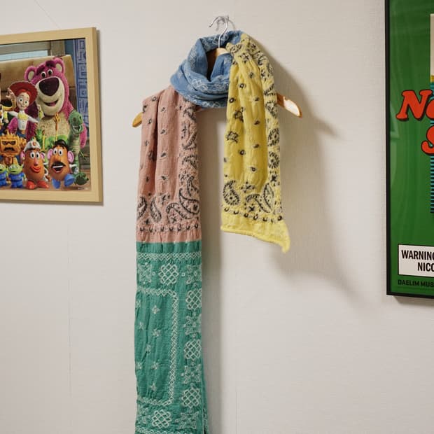 Kapital 울 파스텔 반다나 크로스 해피 머플러