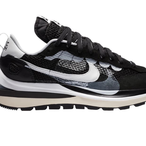 나이키 x 사카이 베이퍼와플 블랙 화이트