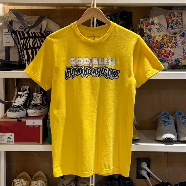 Fucking awesome god bless yellow 반팔