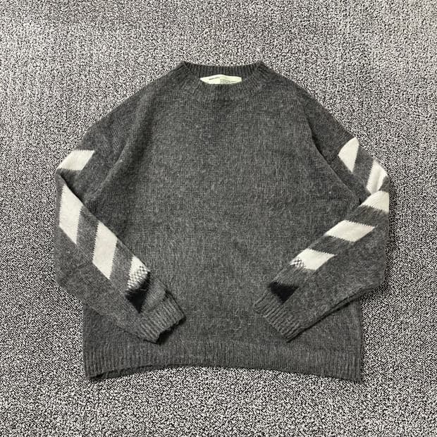 빈티지9. 오프화이트 애로우 모헤어 니트 그라데이션 스웨터