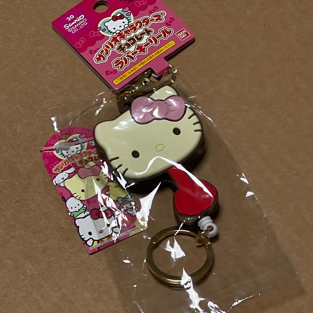 [새상품]산리오 헬로키티 초콜릿 모양 릴키링