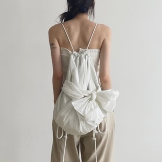 아델리오 glossy wearable strap bag