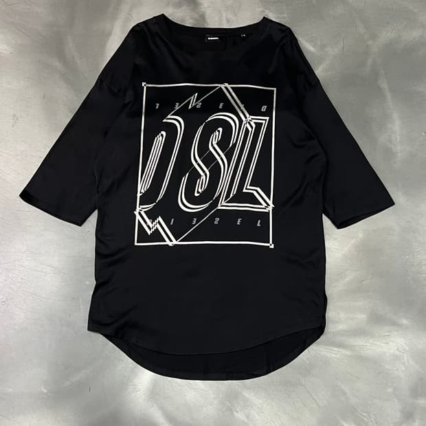  디젤 프린팅 반팔티 y15880