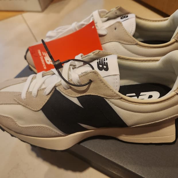 (새상품) 270mm 뉴발란스 327 화이트 블랙