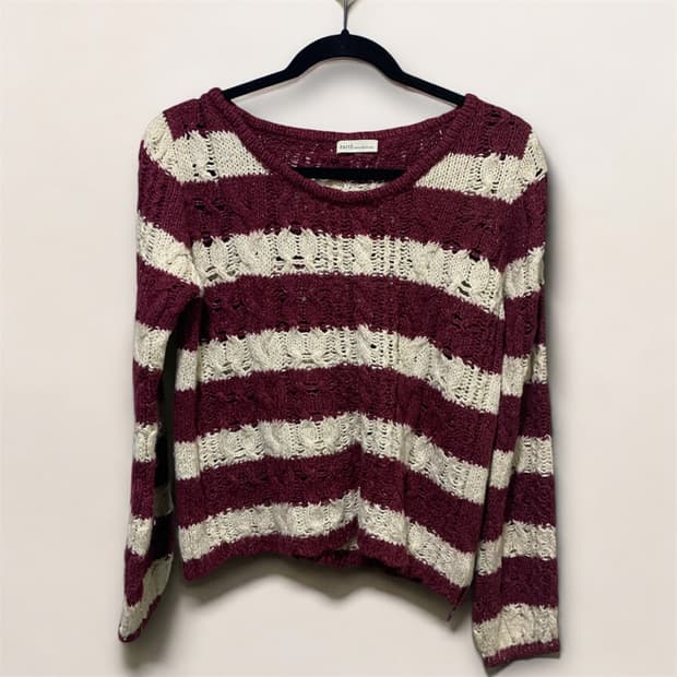 어쓰뮤직 재팬 스트라이프 니트