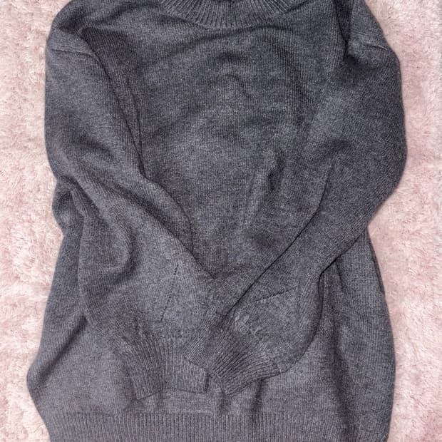 그레이 라운드넥 베이직 니트