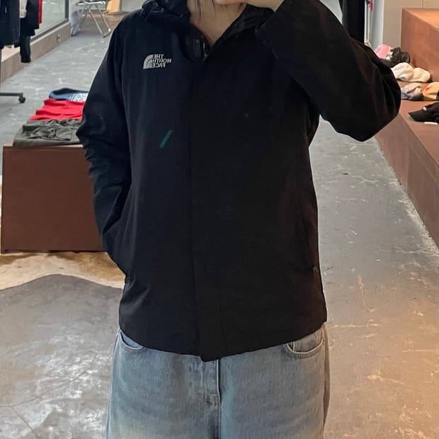 노스페이스 아웃도어 블랙 바람막이 H2384