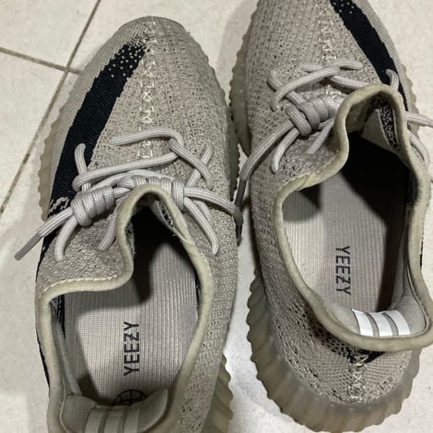 아디다스 이지부스트 350 V2  사이즈 260
