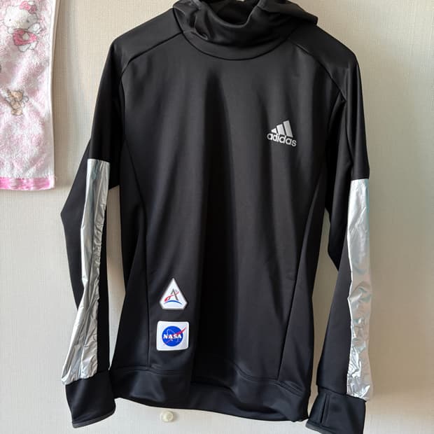 실버 디테일 나사 후드 티,,