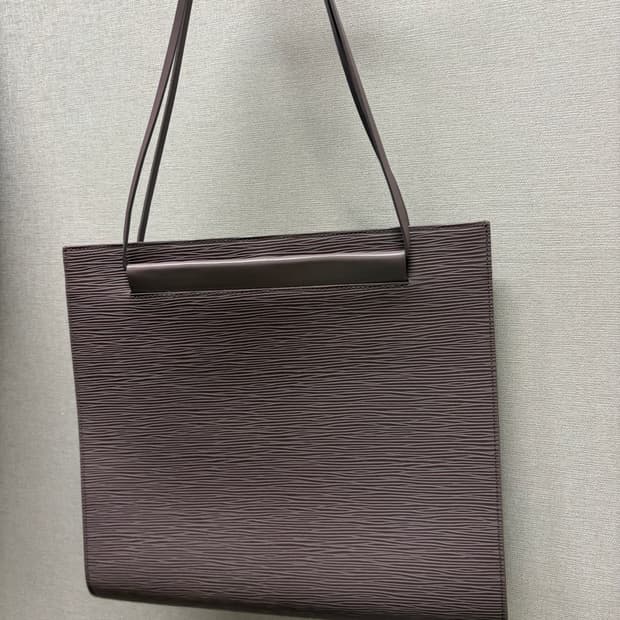 루이비통 에삐 숄더백