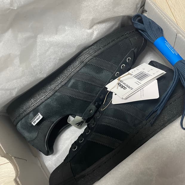 아디다스 x 송포더뮤트 슈퍼스타82 270