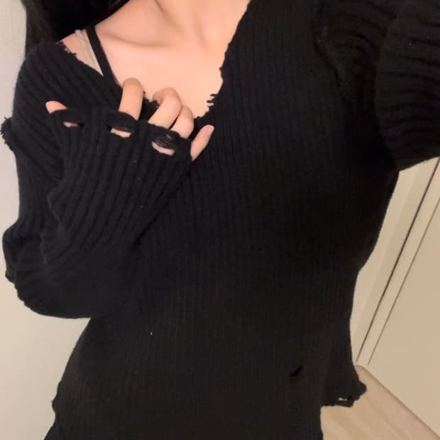 V neck black grunge knit