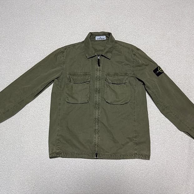 스톤 아일랜드 와펜 패치 투포켓 셔츠 자켓 남성용 105사이즈