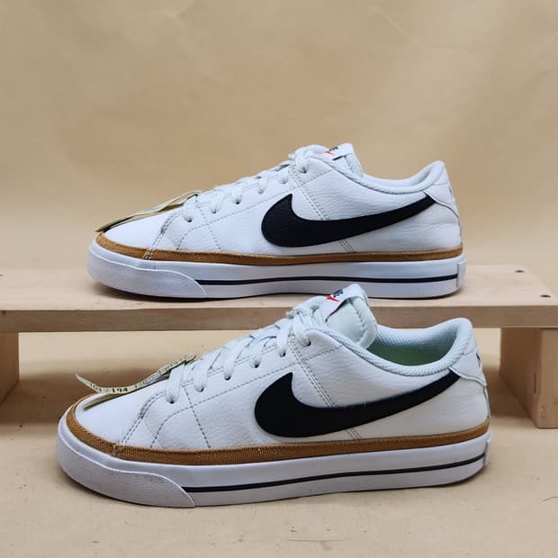 나이키 코트 레거시 스니커즈 245