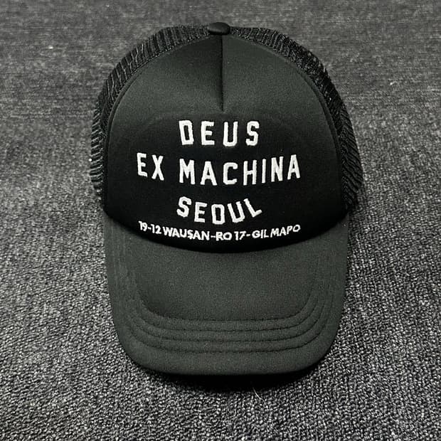 데우스 엑스 마키나 서울 메쉬캡