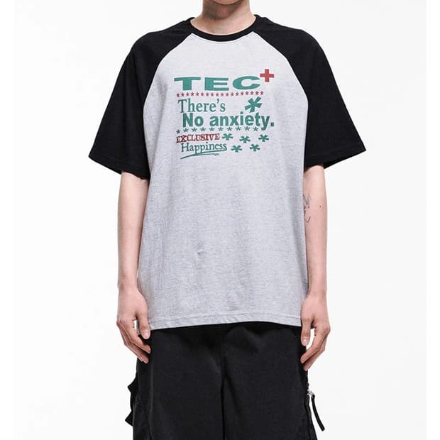 더콜디스트모먼트 반팔티 S