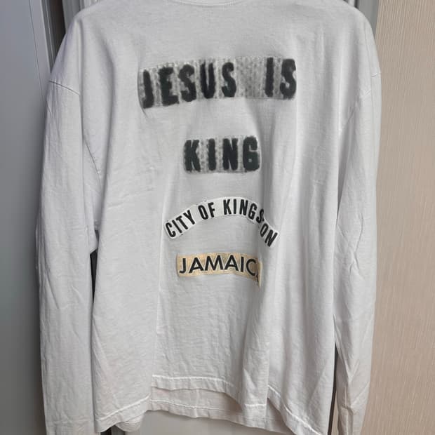 칸예 웨스트 jesus is king jamaica 롱슬리브