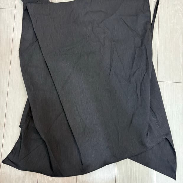 트리밍버드 드레이프 슬리브리스