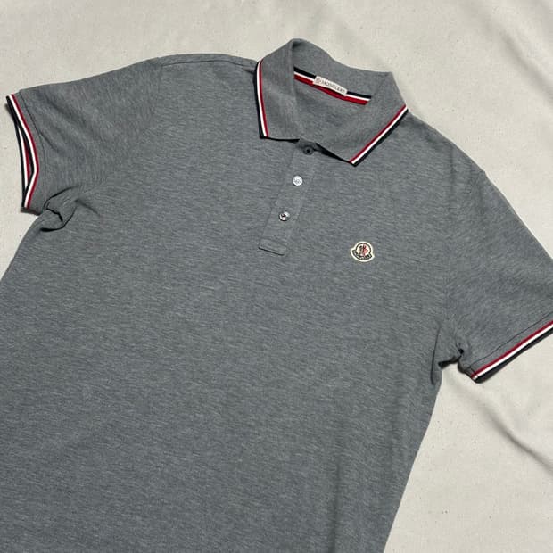 L 몽클레어 그레이 카라티셔츠