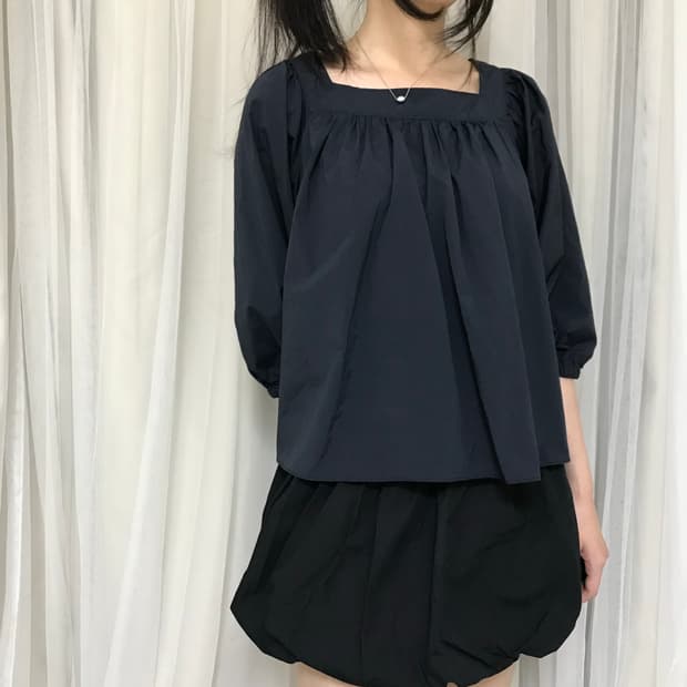 네이비 스퀘어넥 셔링 블라우스 7부