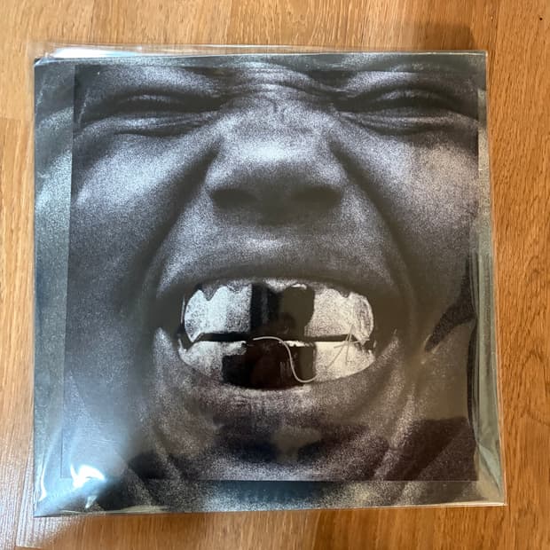 칸예 bully LP 사인