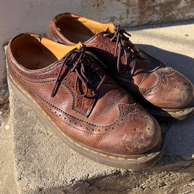 Dr. Martens 브라운 빈티지 브로그 더비 슈즈