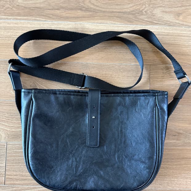 해칭룸 Wavy Bag Mini Faux Leather Black