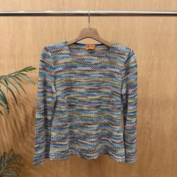 미쏘니 라운드넥 니트 롱슬리브탑 웨이브 패턴 디테일 멀티컬러