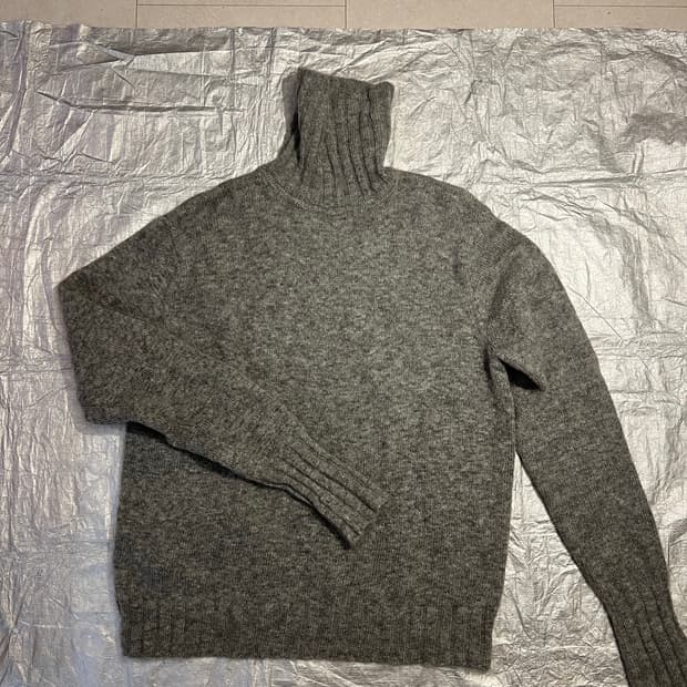 COS 터틀넥 니트 M 회색