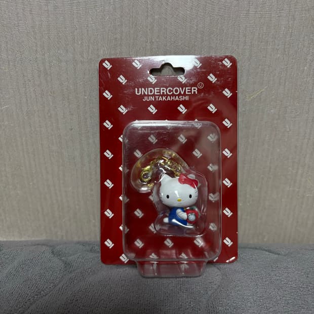 언더커버 키티 콜라보 키링 메디콤토이