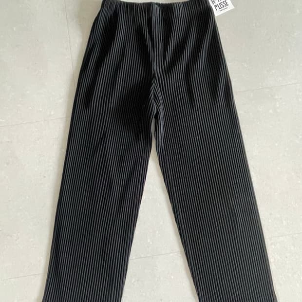 옴므플리세 플리츠팬츠 jf172 블랙 1사이즈 새상품