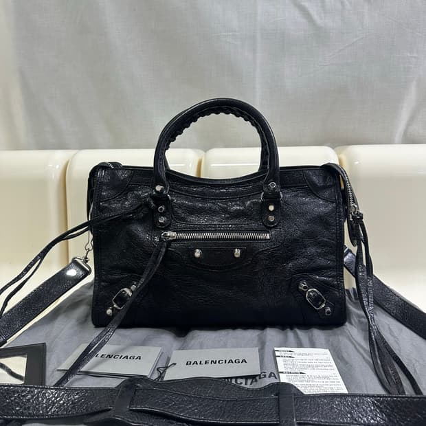 [A+ 정품] 발렌시아가 시티 모터백 스몰 블랙