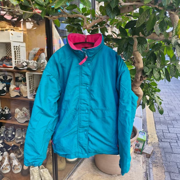 Z-245 파타고니아 신칠라 선패드 쉘드 신칠라 봄버 웜업 자켓 