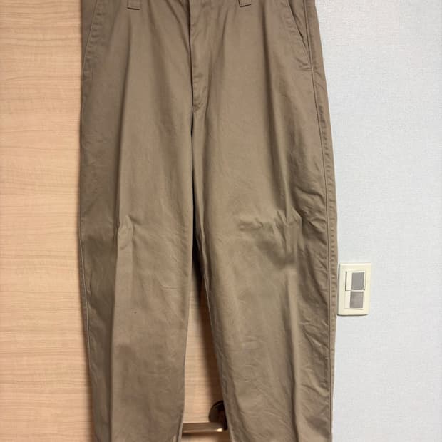 유니클로 베이지 치노팬츠 