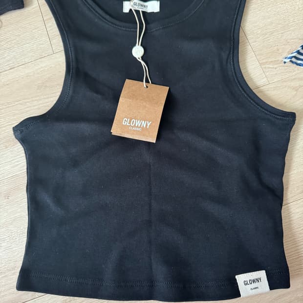 글로니 클래식 슬리브리스 탱크탑 블랙