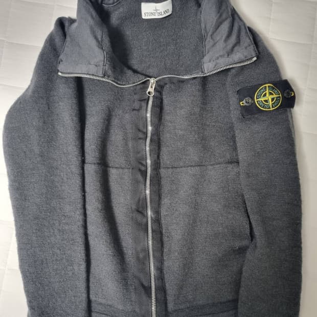 스톤아일랜드 니트 후드집업