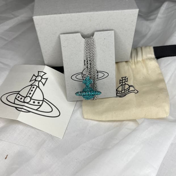 비비안 웨스트우드 그레이스 스몰 오브 펜던트 네크리스 (블루 큐빅)